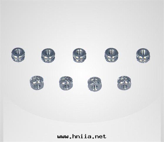 中(zhōng)闆压花(huā)不(bù)鏽鋼(gāng)螺母