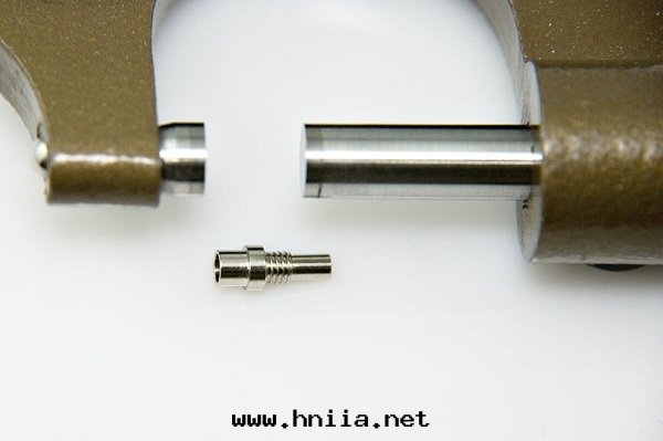 數控機(jī)床(chuáng)的(de)分(fēn)類(lèi)光(guāng)通(tòng)訊接插件(jiàn)