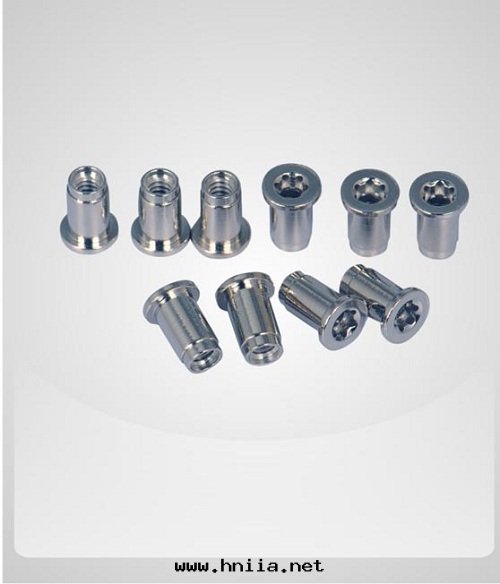 數控機(jī)床(chuáng)的(de)工作(zuò)步骤機(jī)箱(xiāng)螺母